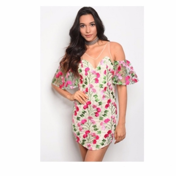 Short Sleeve Fitted Bodycon Floral Dress - Picture 2 of 3